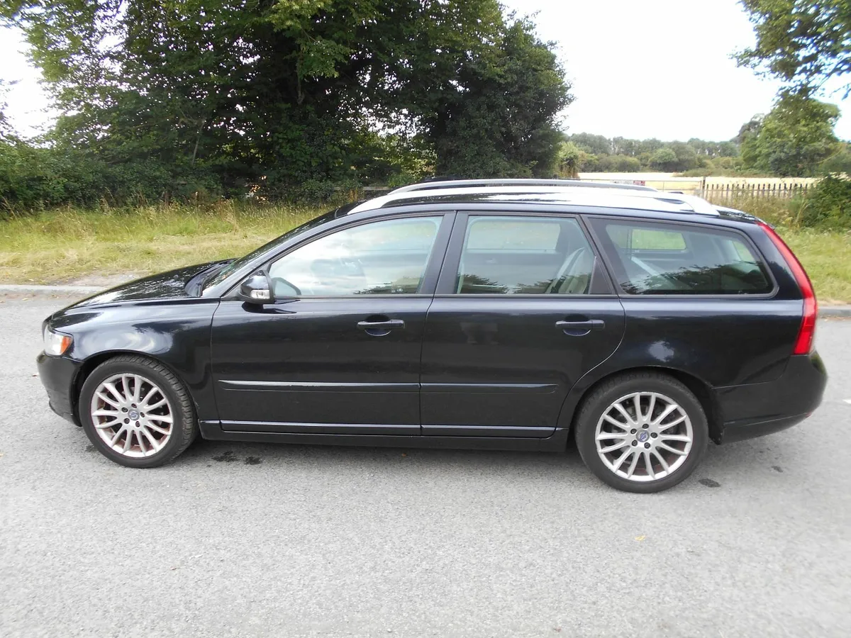 VOLVO V50  1.6 DIESEL ESTATE WITH NEW NCT - Image 2