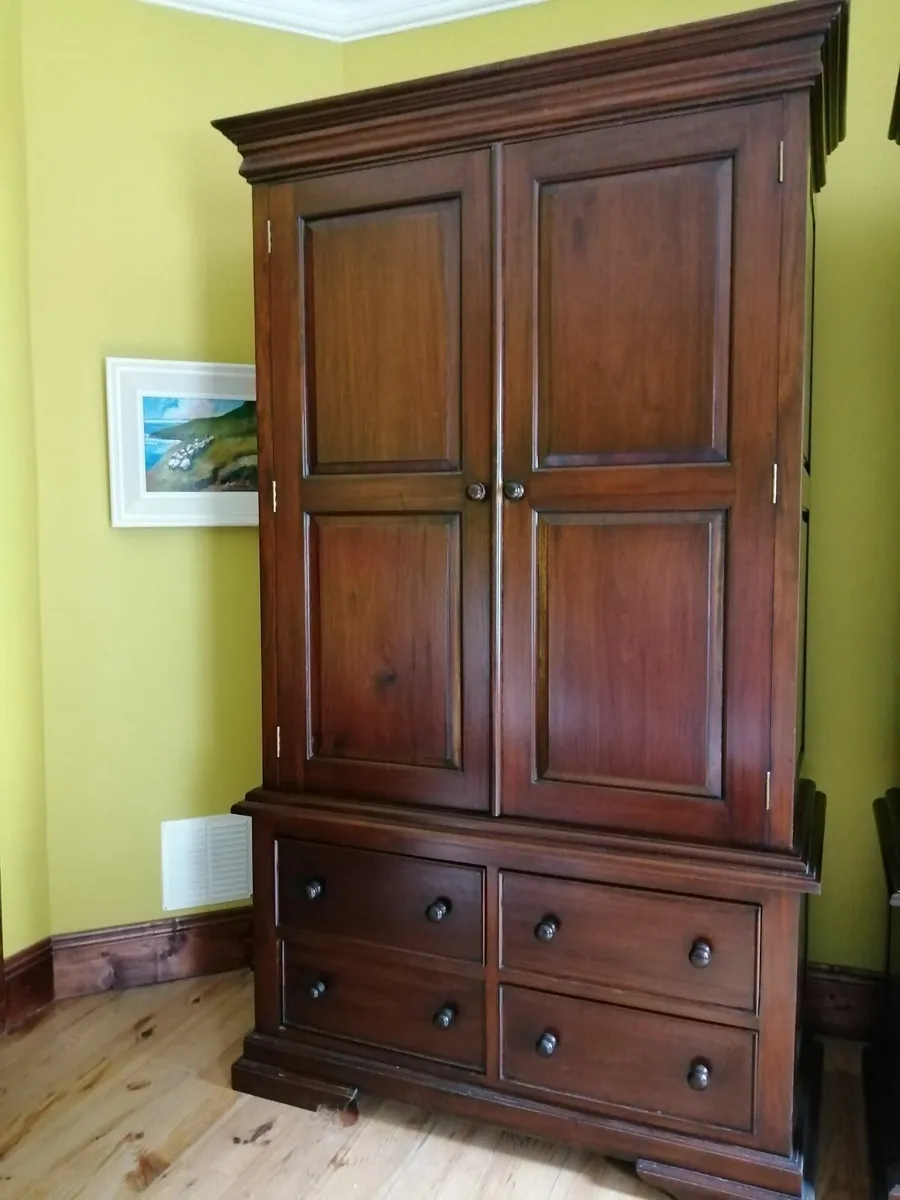 Wardrobes x 2 - Image 4