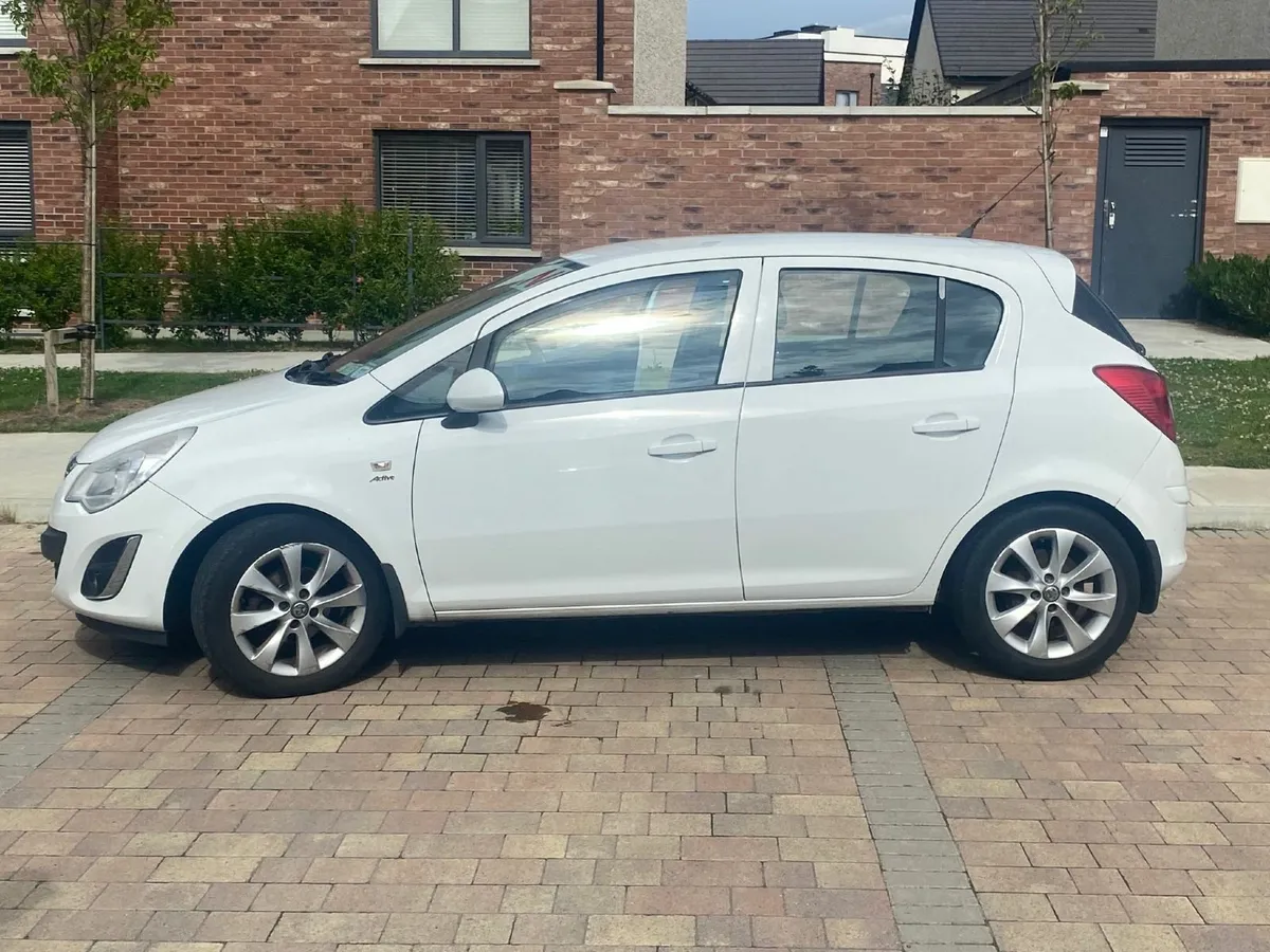 **Vauxhall Corsa 2013** - Image 1