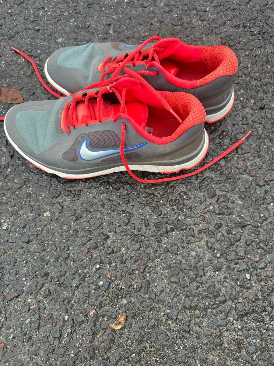 Nike summer golf shoes - Image 1