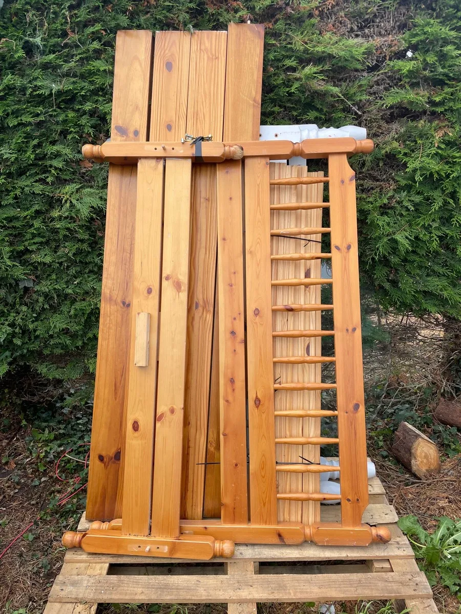 Pine bedroom furniture set together €400 - Image 2