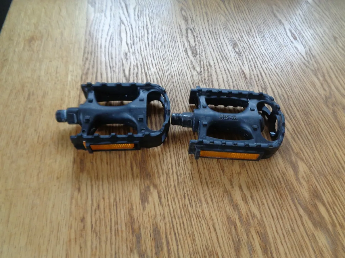Bicycle Pedals x 2 for Sale - Image 3
