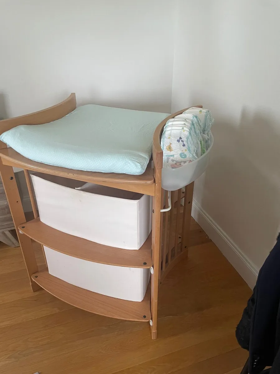 Baby changing table - Image 2