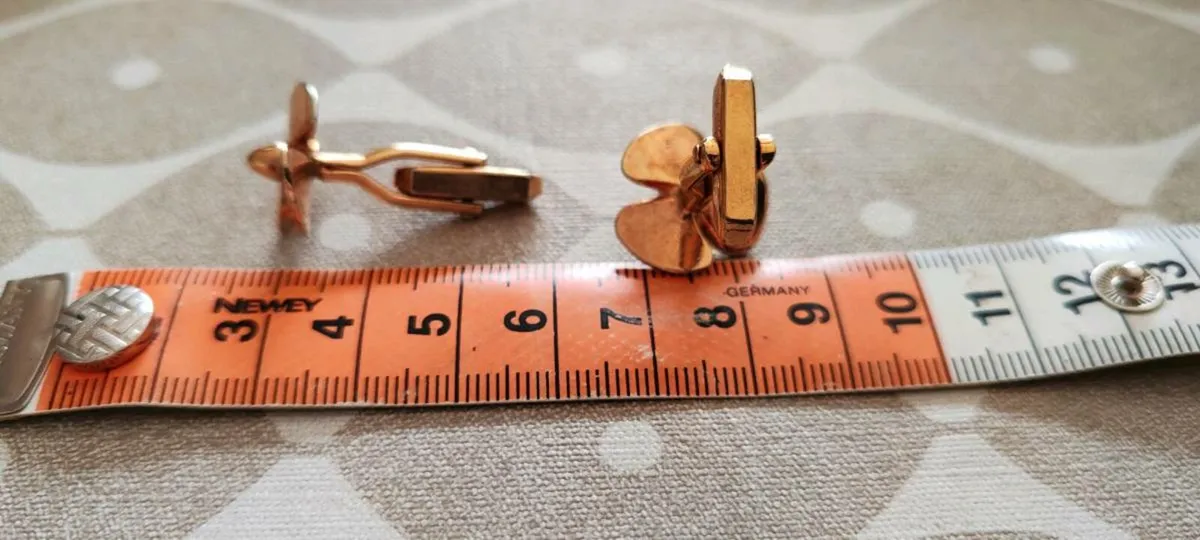 Retro goldtone propeller cufflinks - Image 3