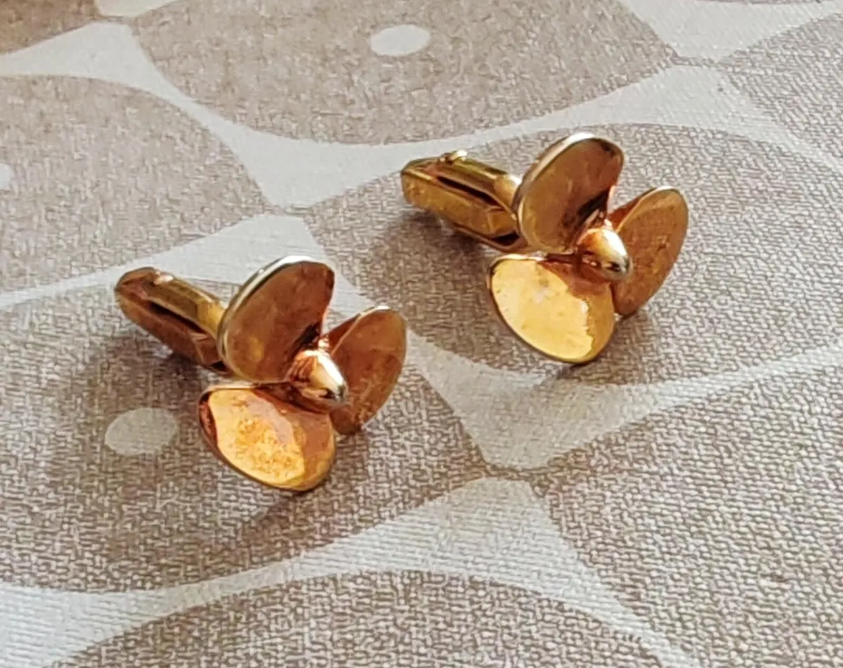 Retro goldtone propeller cufflinks - Image 4