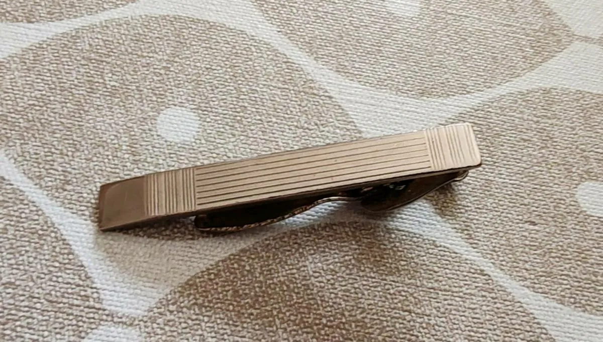 Retro silvertone tie clip - Image 2