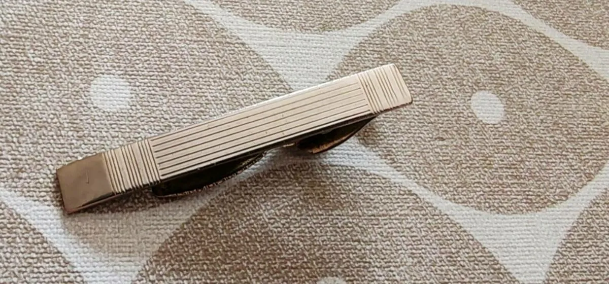 Retro silvertone tie clip - Image 4