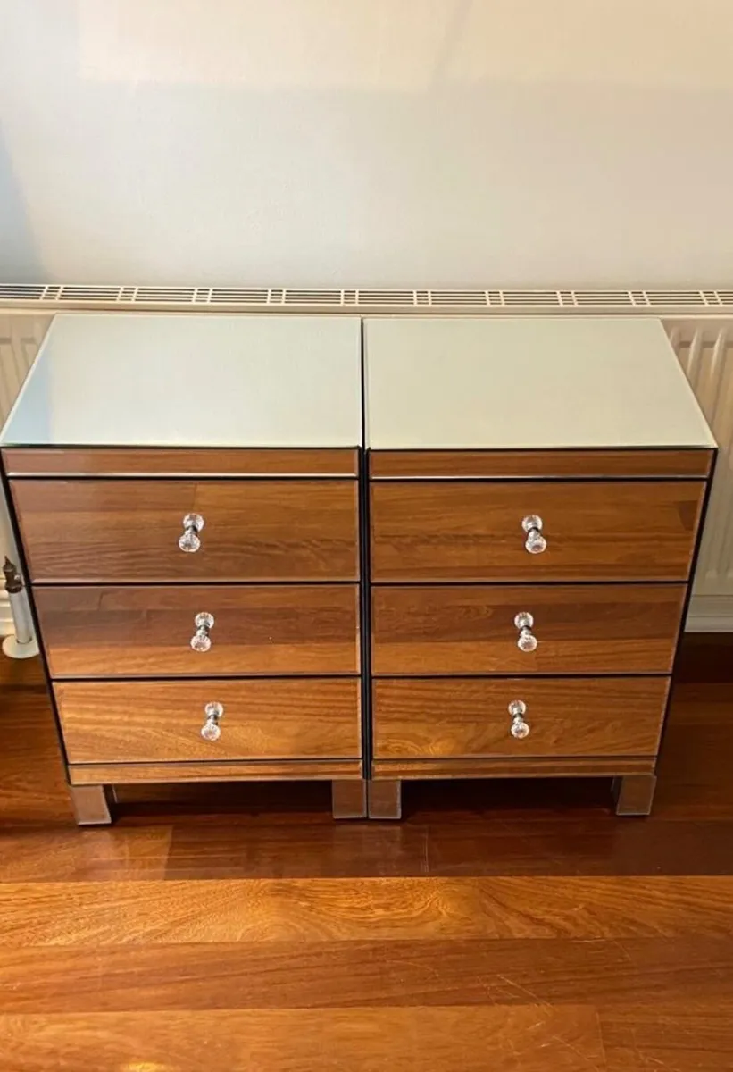 *pending collection* 2 x Mirrored bedside lockers