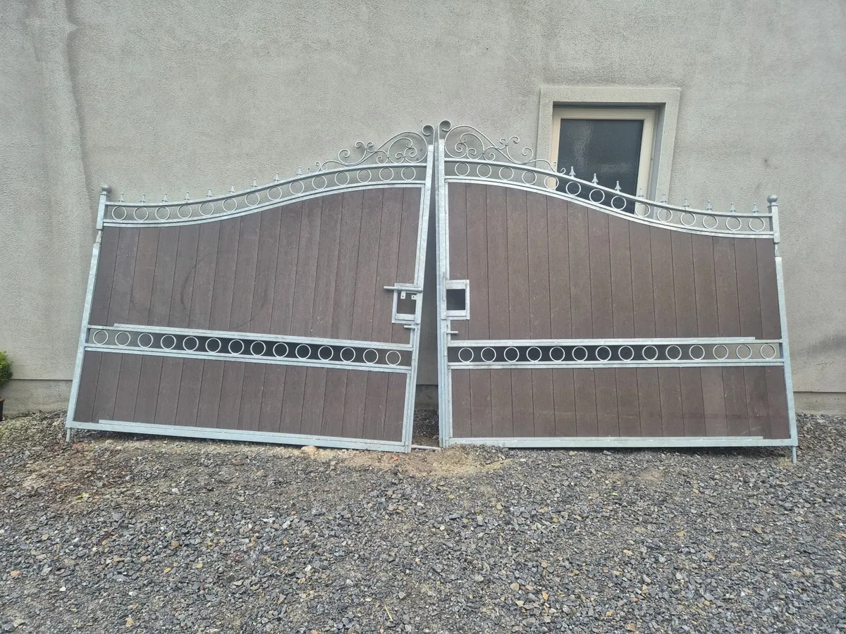 Gates - Image 2