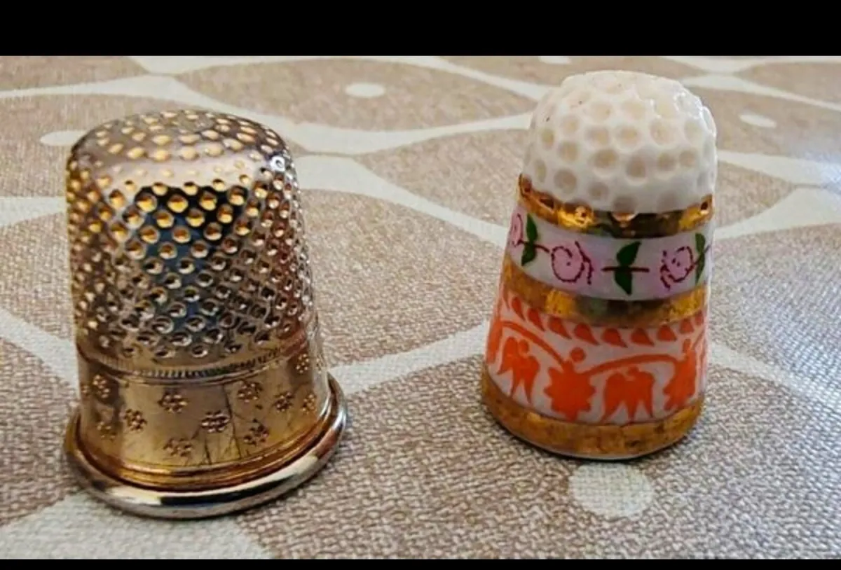 3 Vintage Thimbles - Image 3