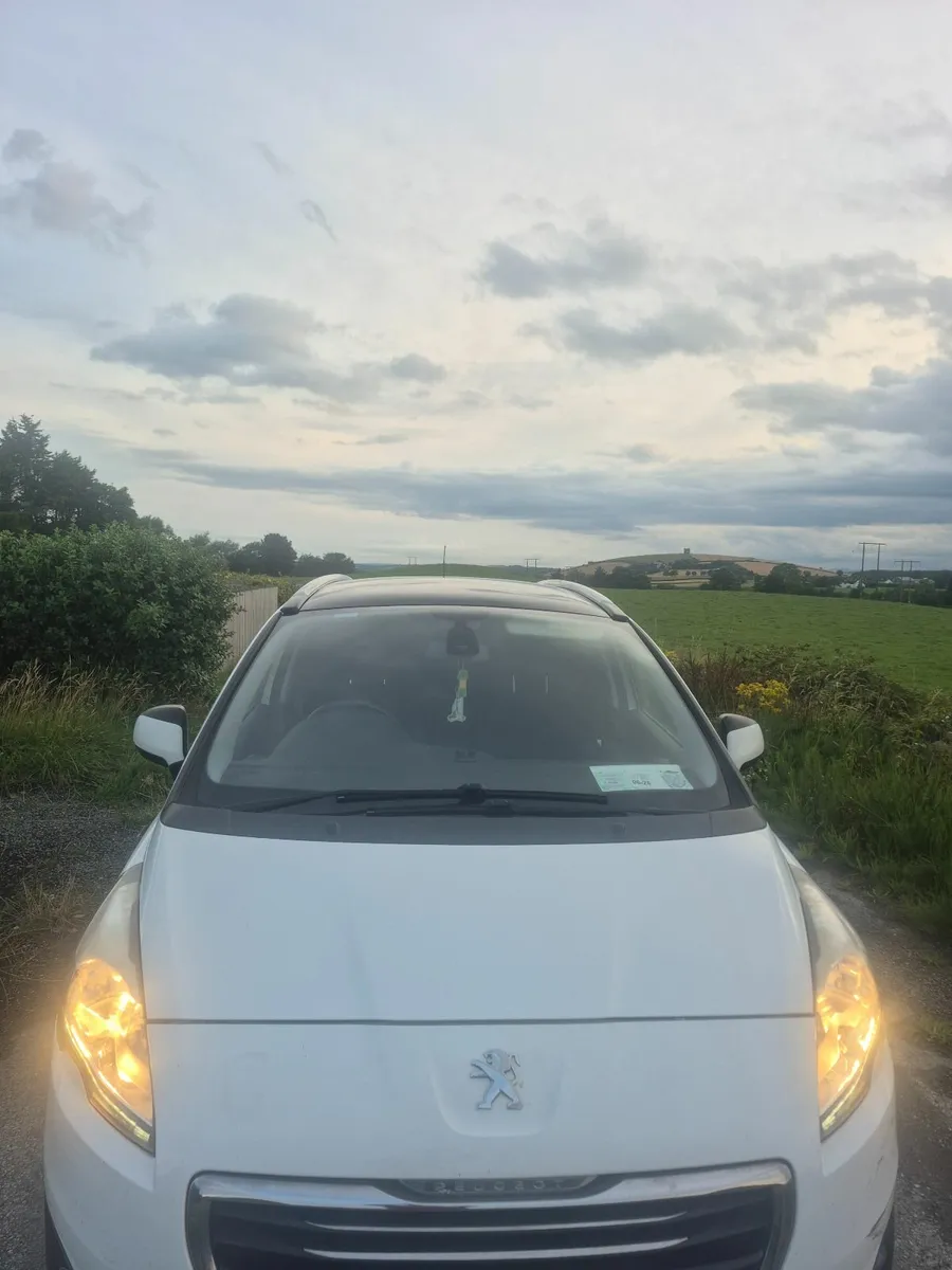Peugeot 5008 2016 - Image 2