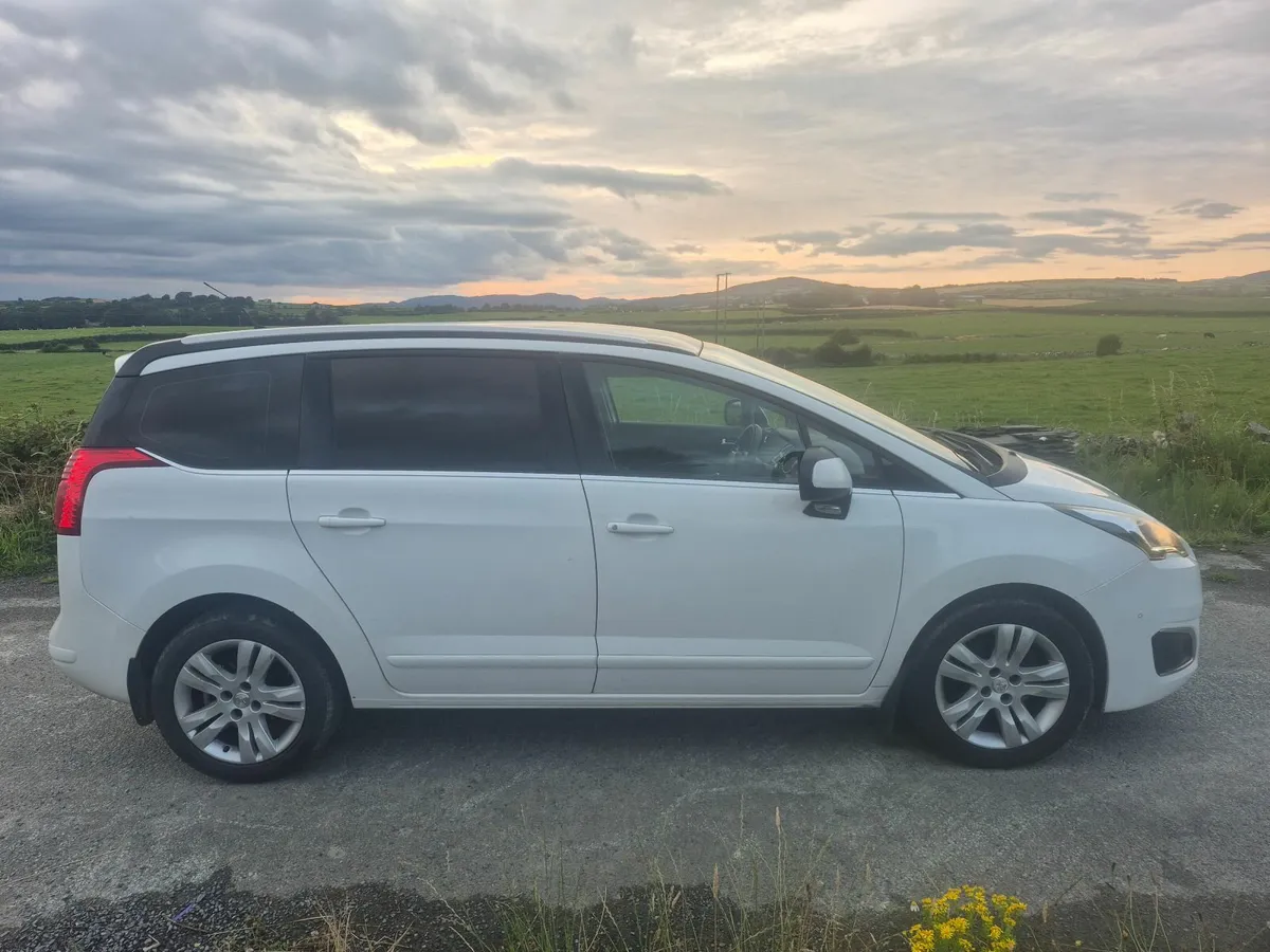 Peugeot 5008 2016 - Image 1