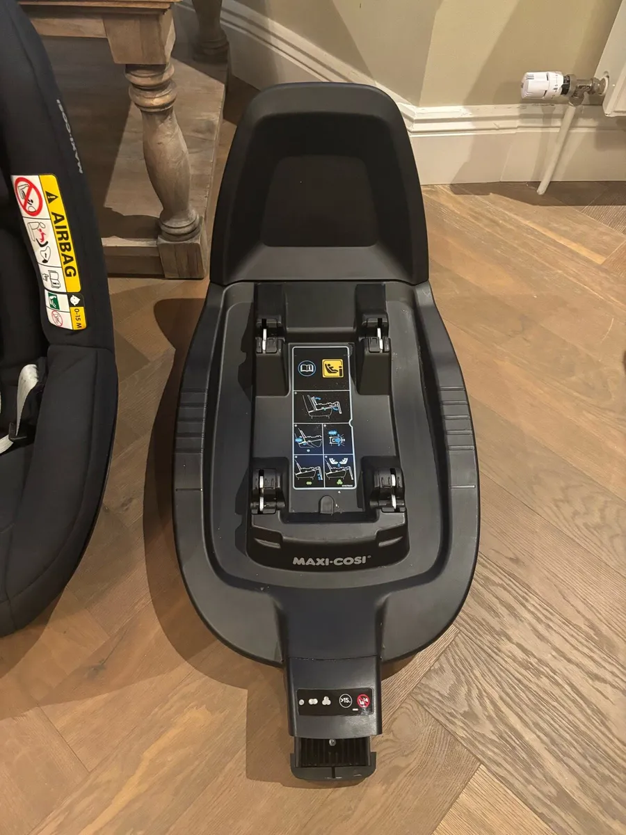 Maxi Cosi Isofix plus car seat - Image 2