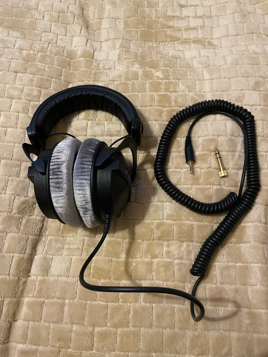 beyerdynamic DT 770 Pro Headphones, 250 Ohm - Image 1
