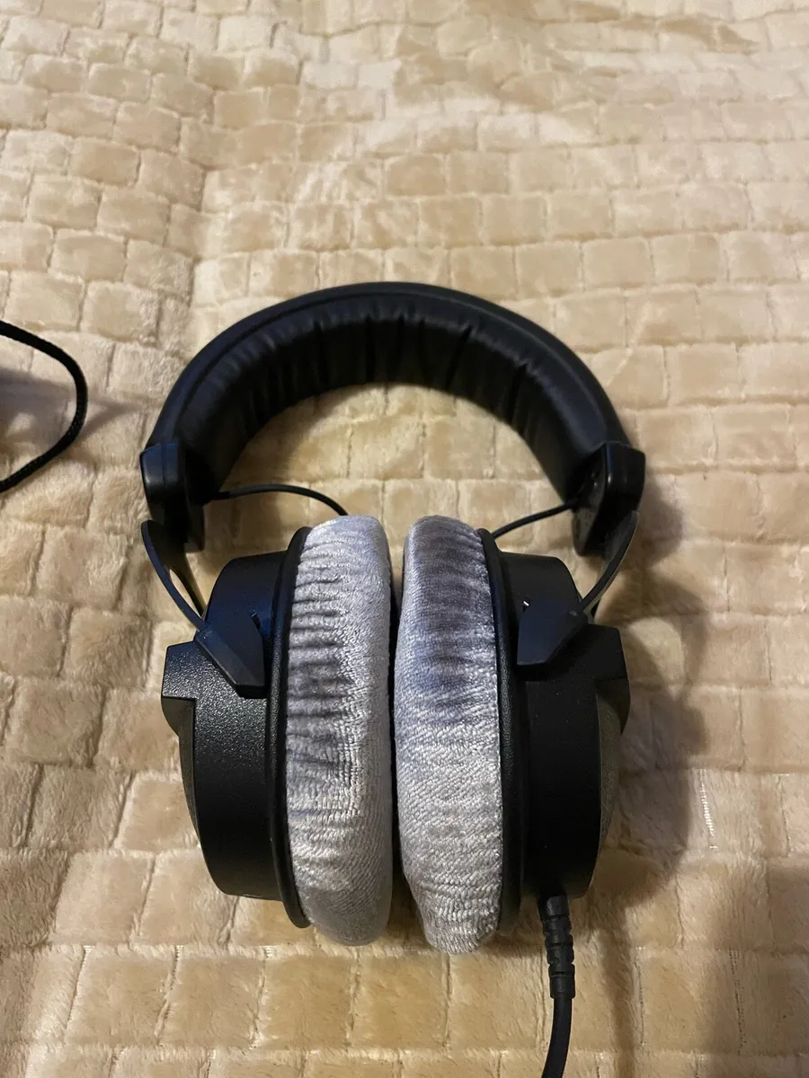 beyerdynamic DT 770 Pro Headphones, 250 Ohm - Image 3