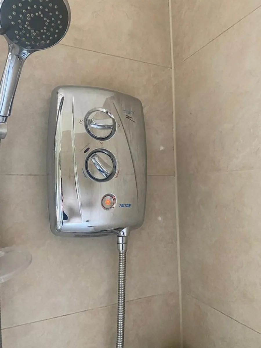 Triton T80 Shower unit and head. Mains fed