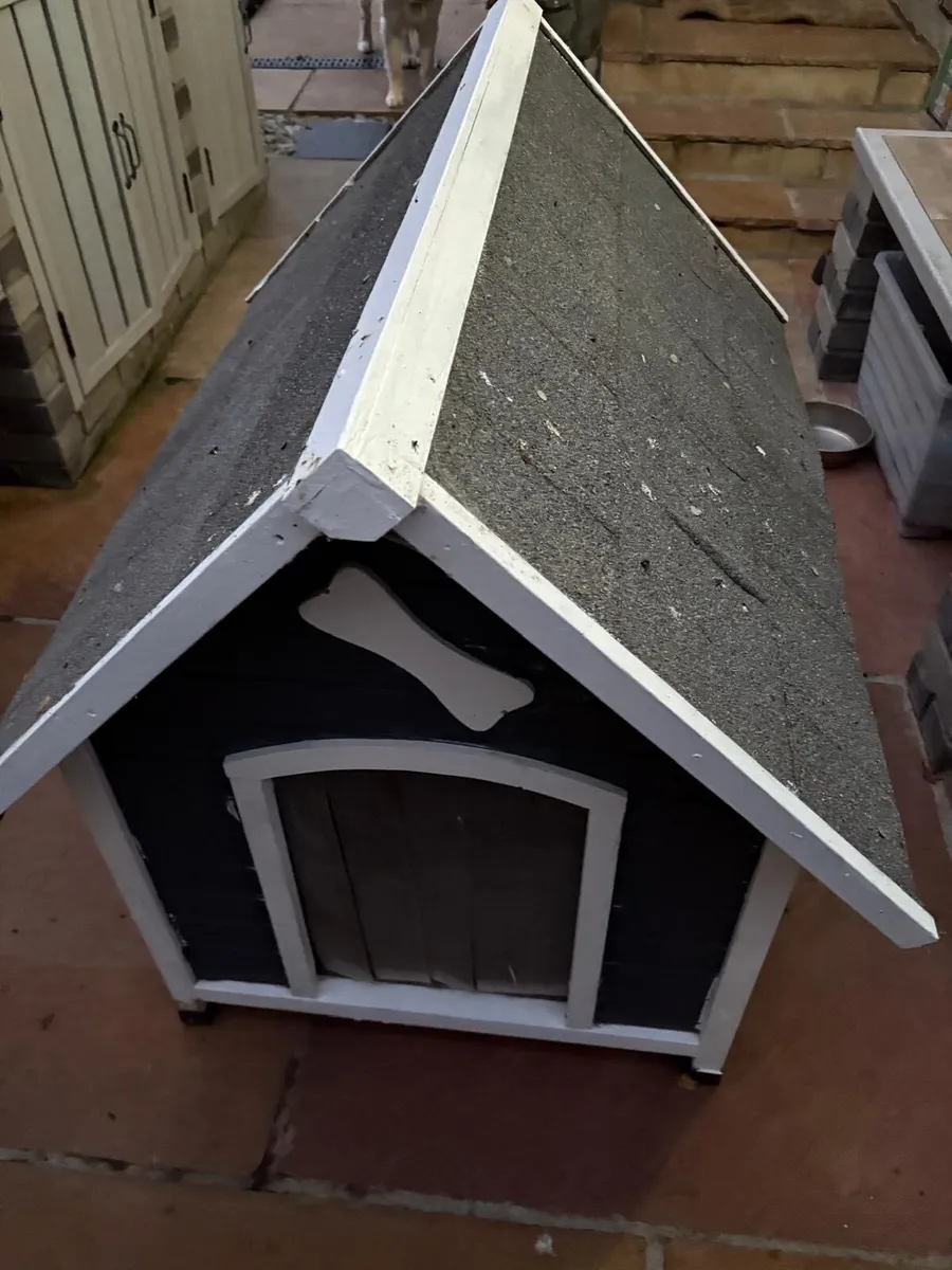 Dog kennel for sale - Image 1
