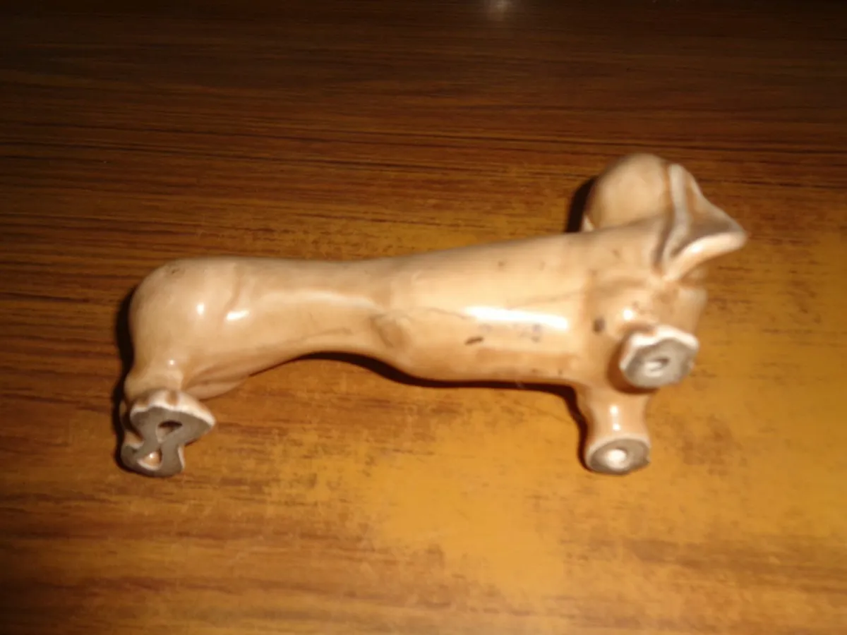 Vintage Ceramic Sausage Dog for Sale - Image 2