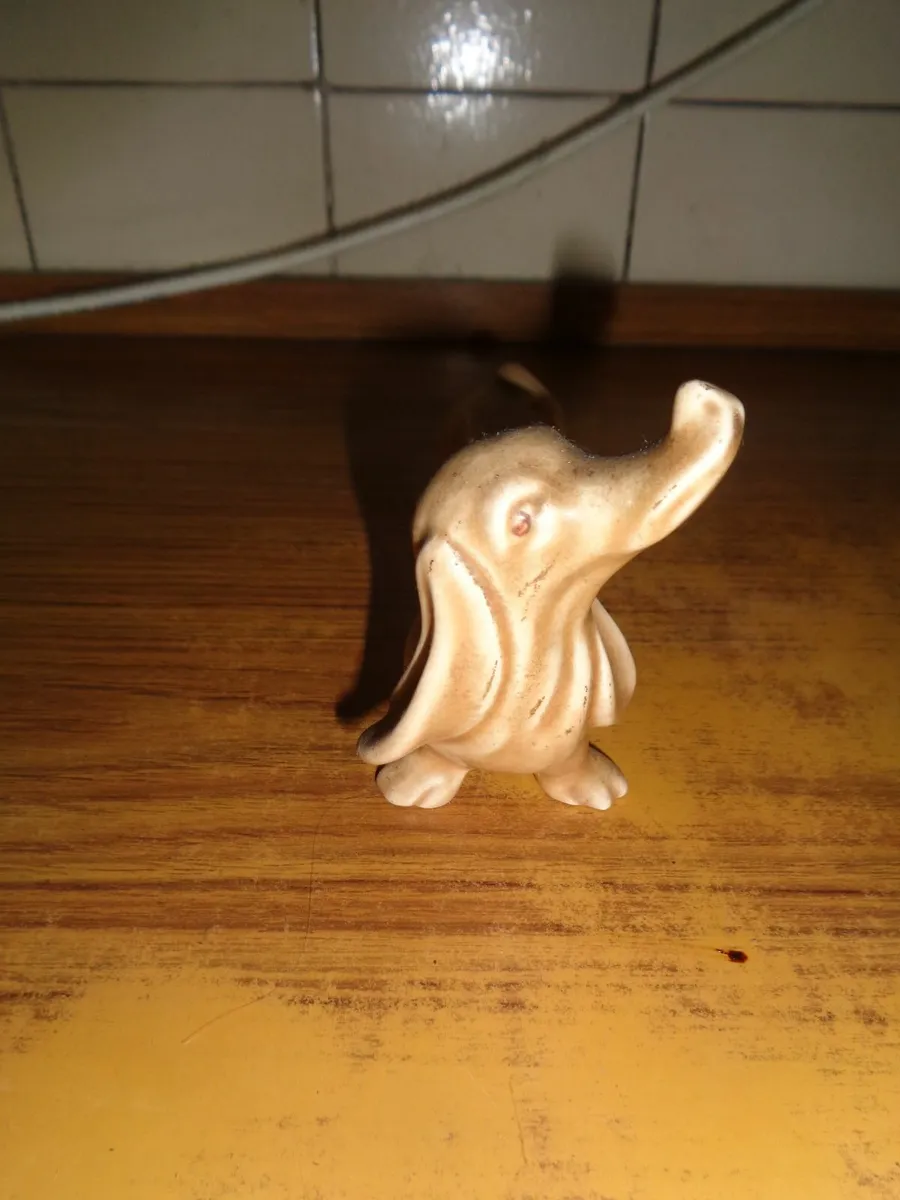 Vintage Ceramic Sausage Dog for Sale - Image 3