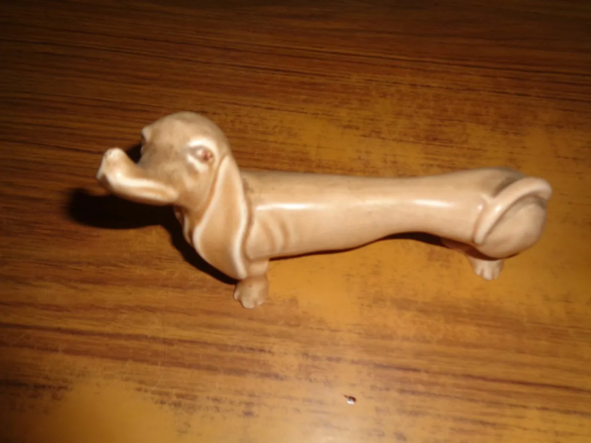Vintage Ceramic Sausage Dog for Sale - Image 4