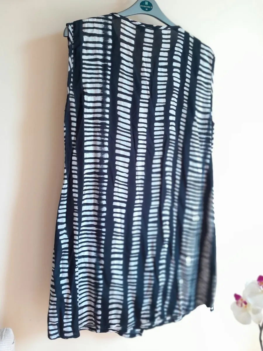 Black and White Masia Tunic - Image 3