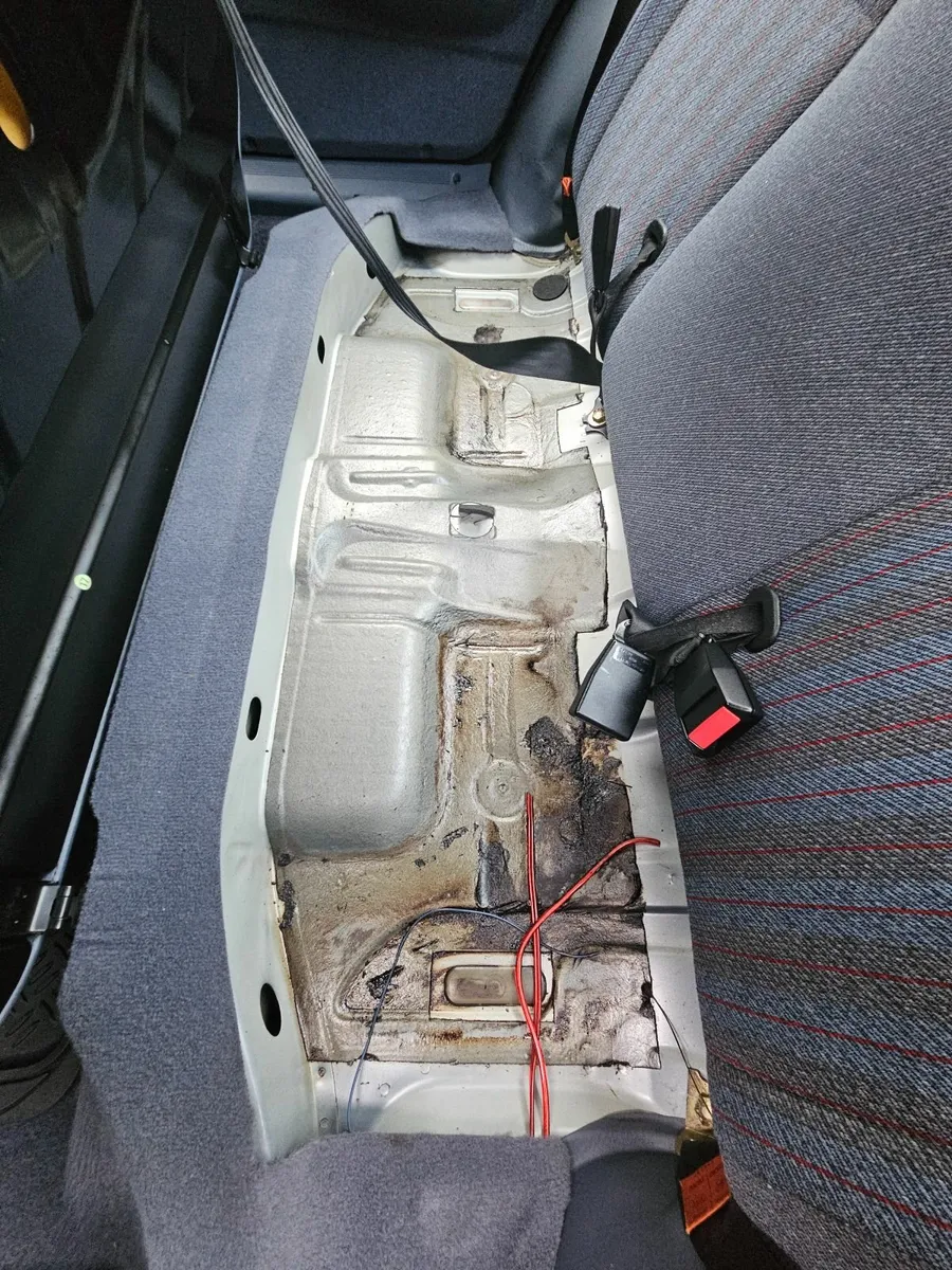 Ford Sierra 1988 - Image 3