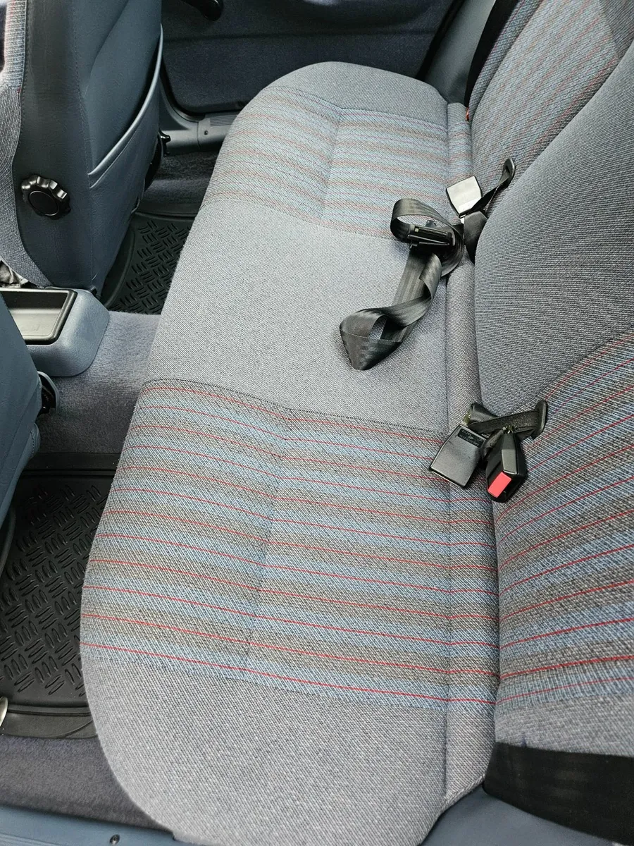 Ford Sierra 1988 - Image 4