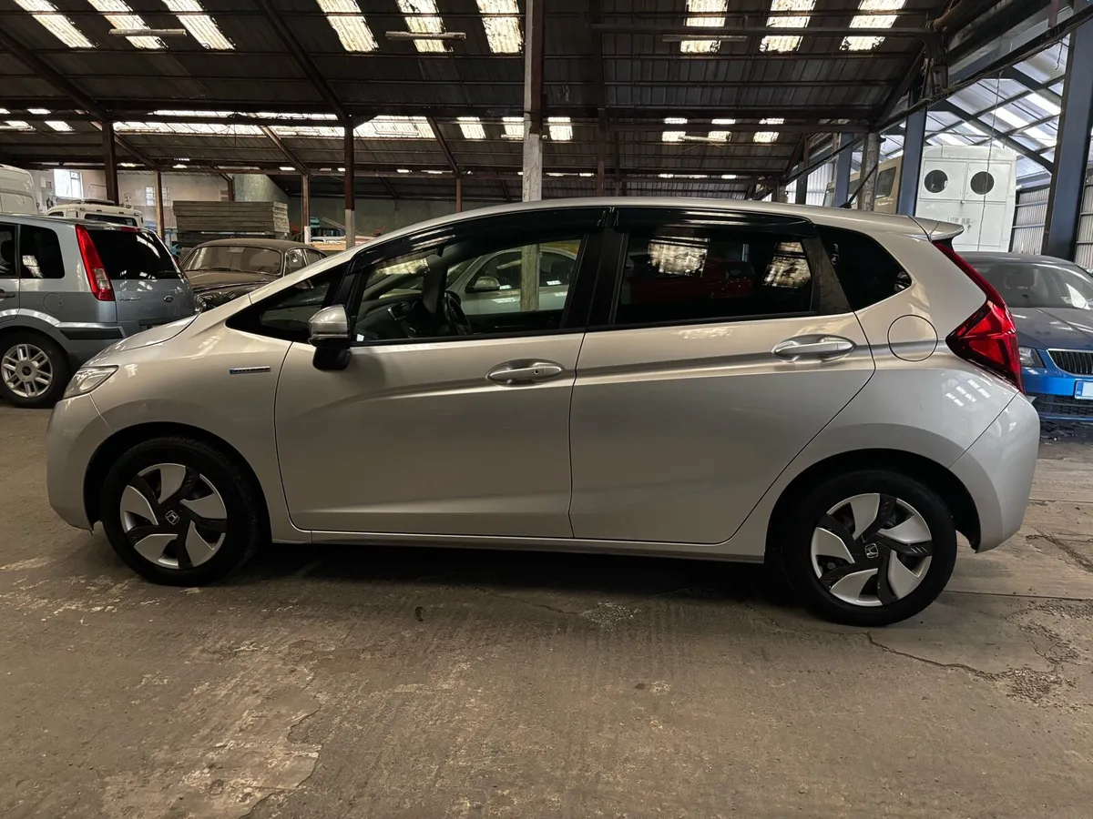 Honda Fit 2014 *HIGH SPEC* HALF LEATHER - Image 3