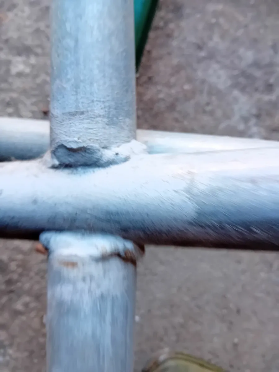 Heavy duty galvanised railings about 40ft - Image 2