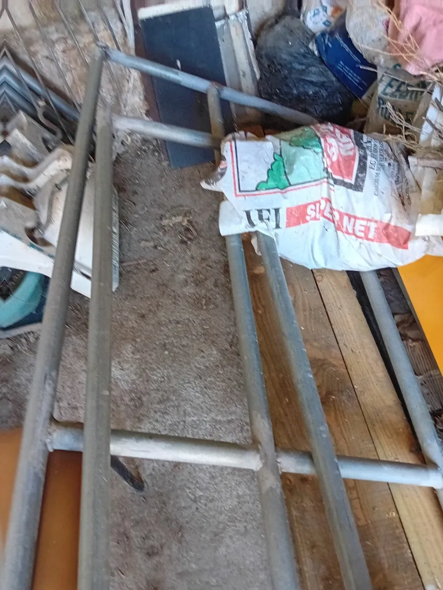Heavy duty galvanised railings about 40ft - Image 3