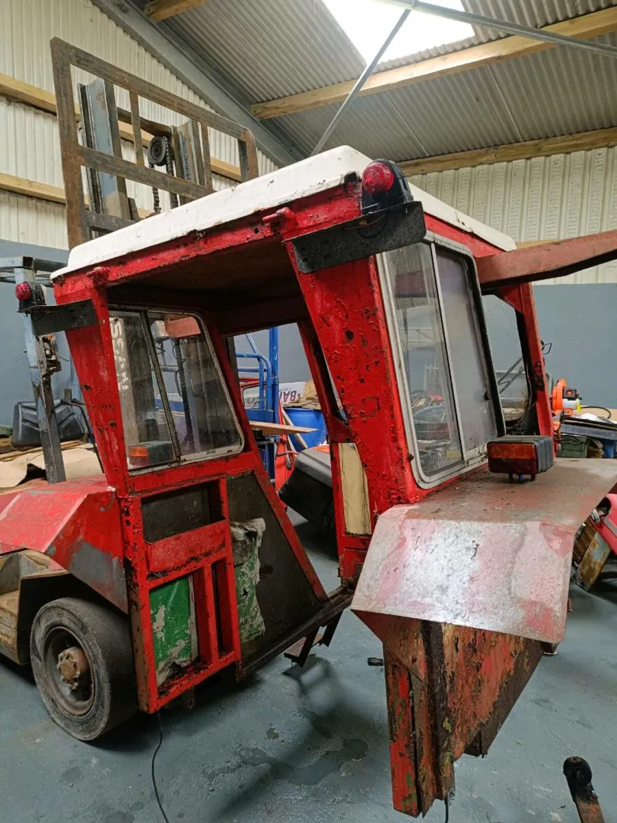 Tractor cab - Image 3