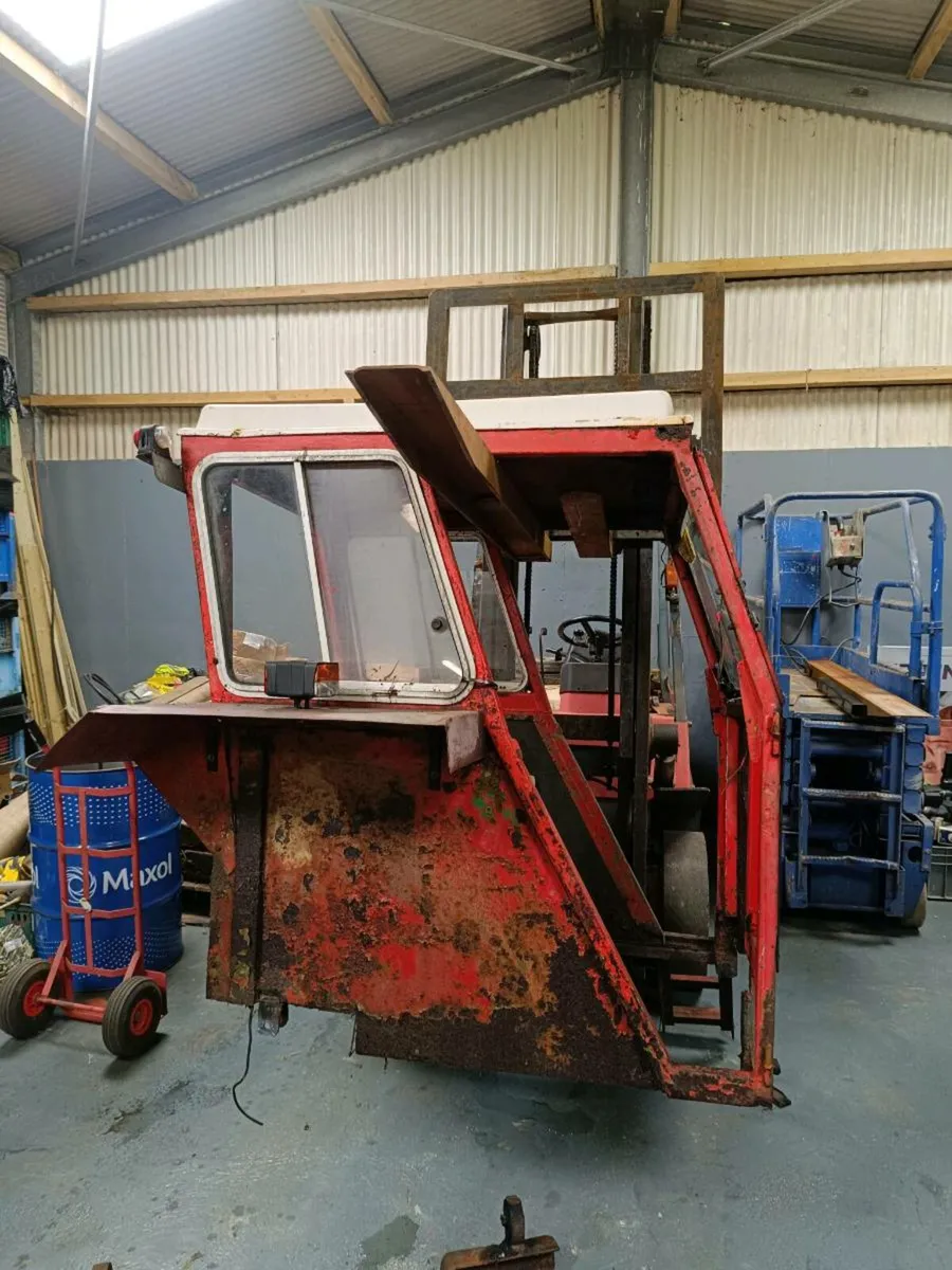 Tractor cab - Image 4