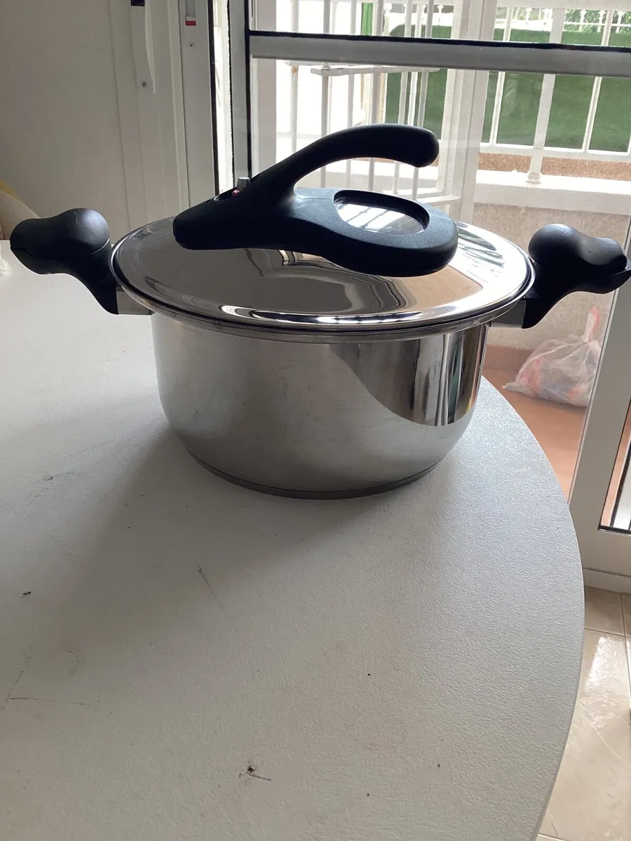 Pressure Cooker - Image 4