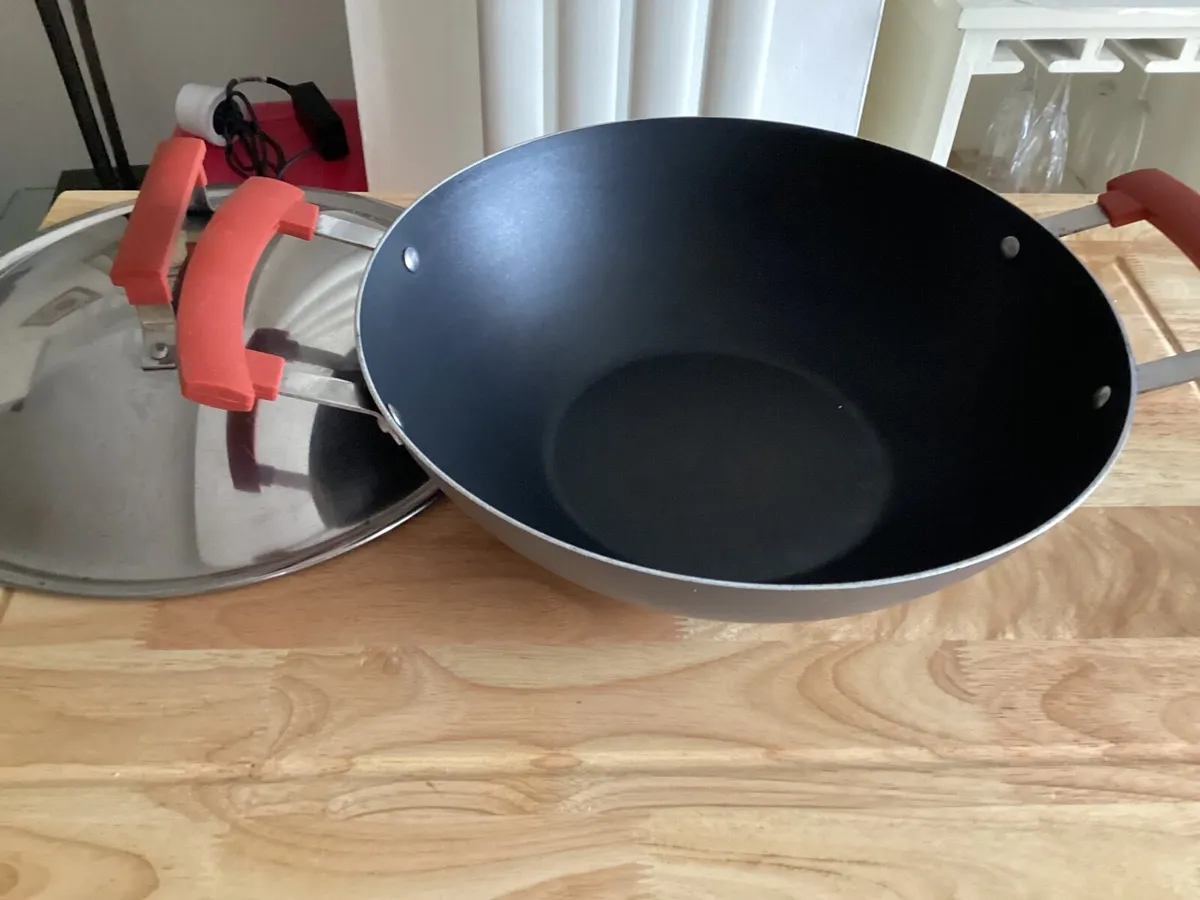 Wok - Image 1
