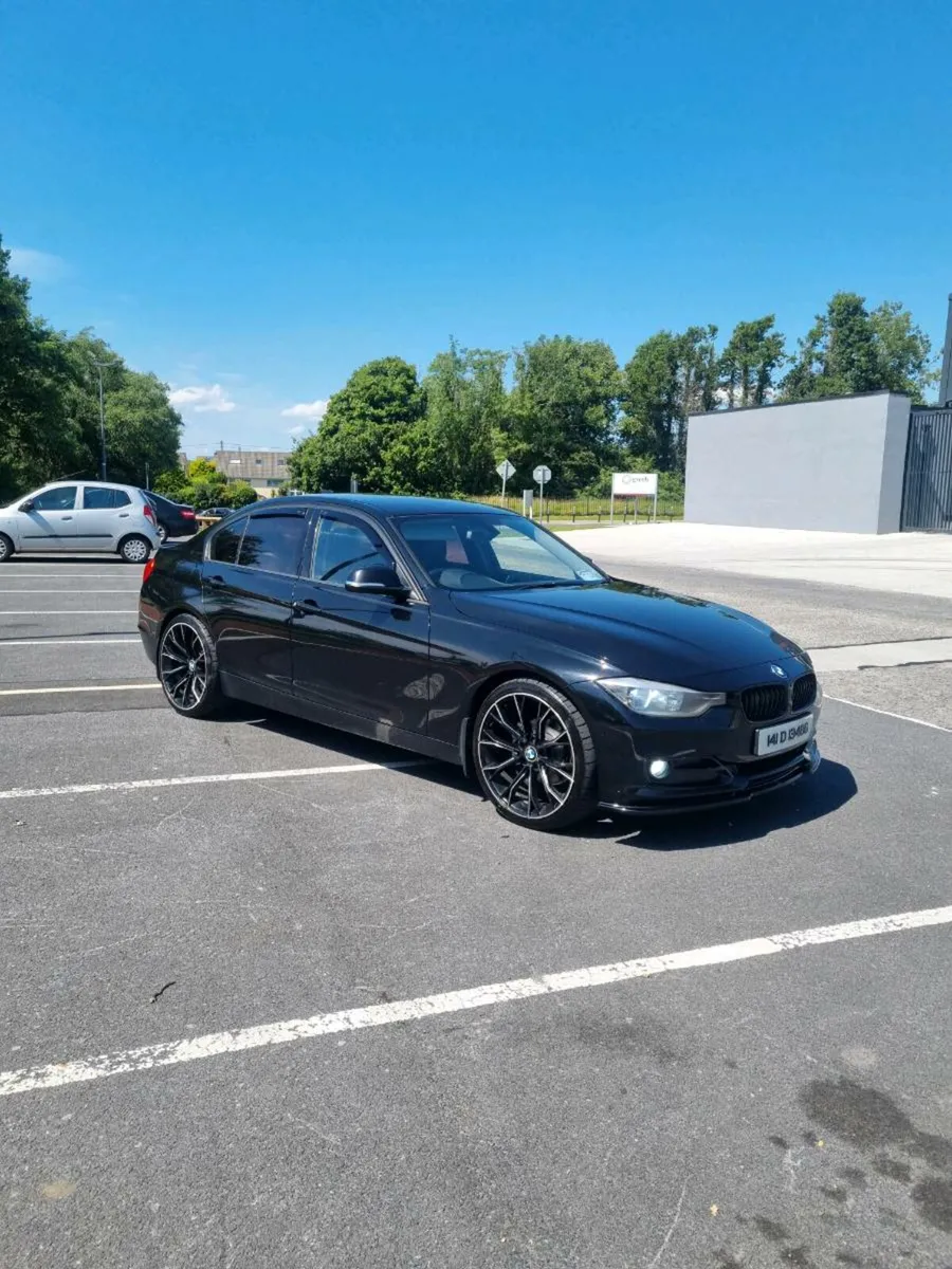 Bmw 318D Luxury - Image 1