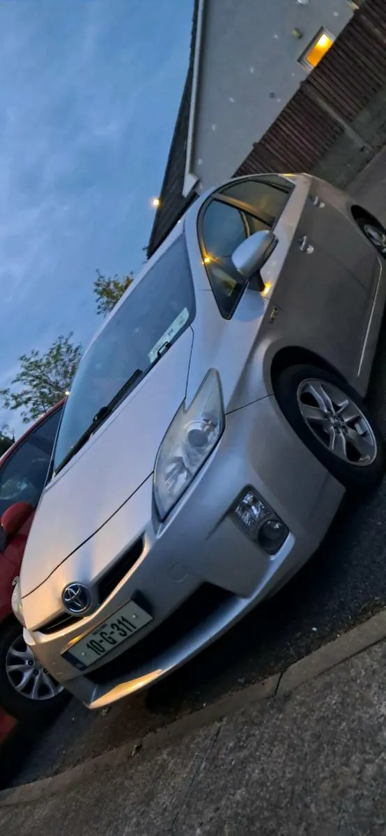 Toyota prius - Image 2