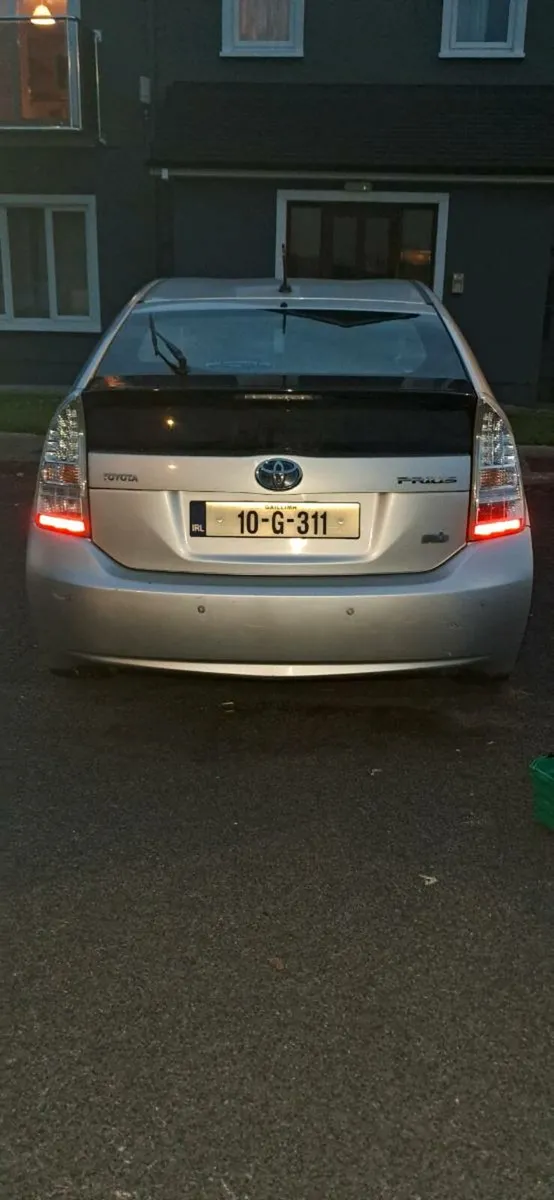 Toyota prius - Image 3