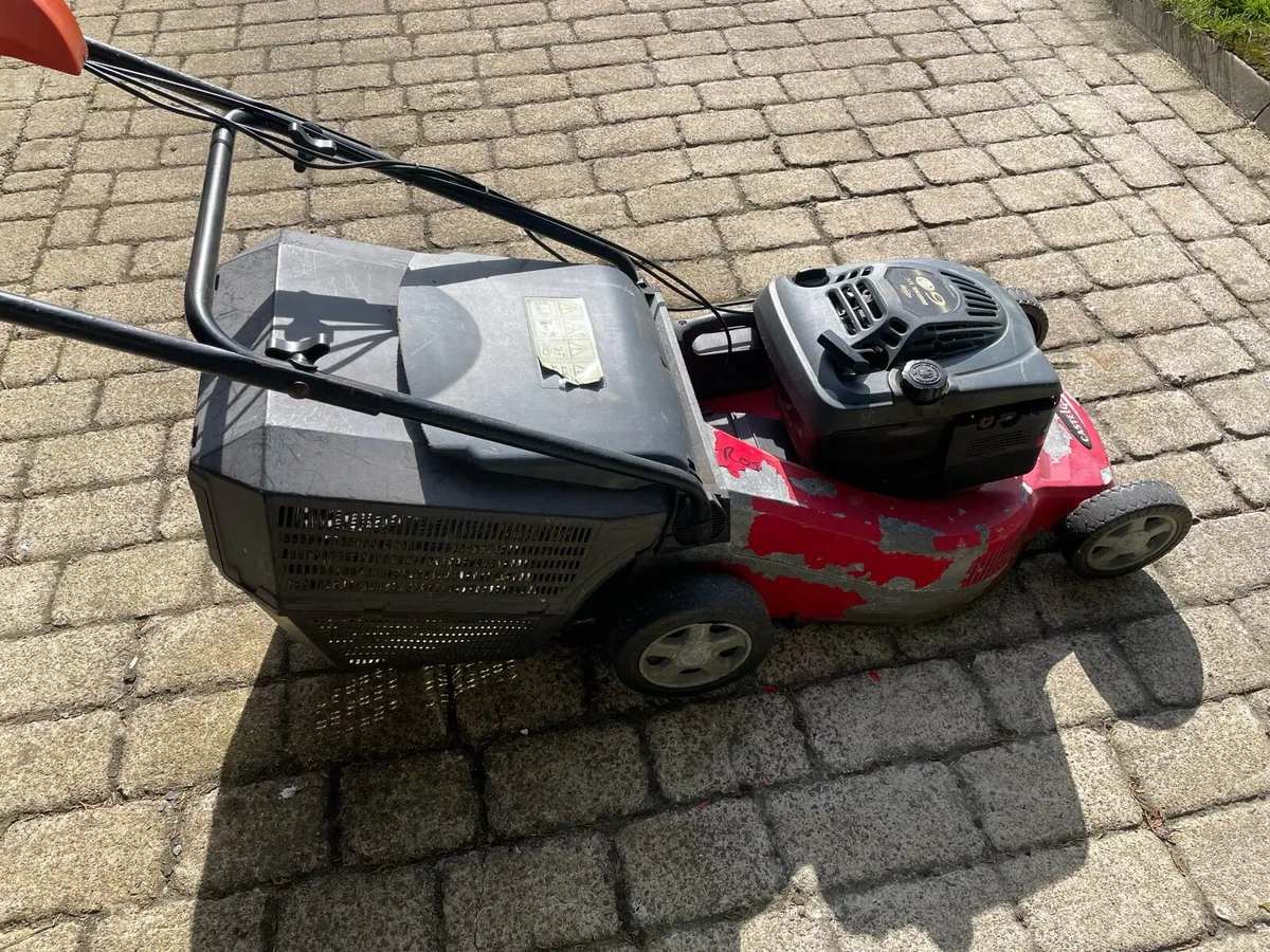 Castle Garden Lawnmower - Image 2