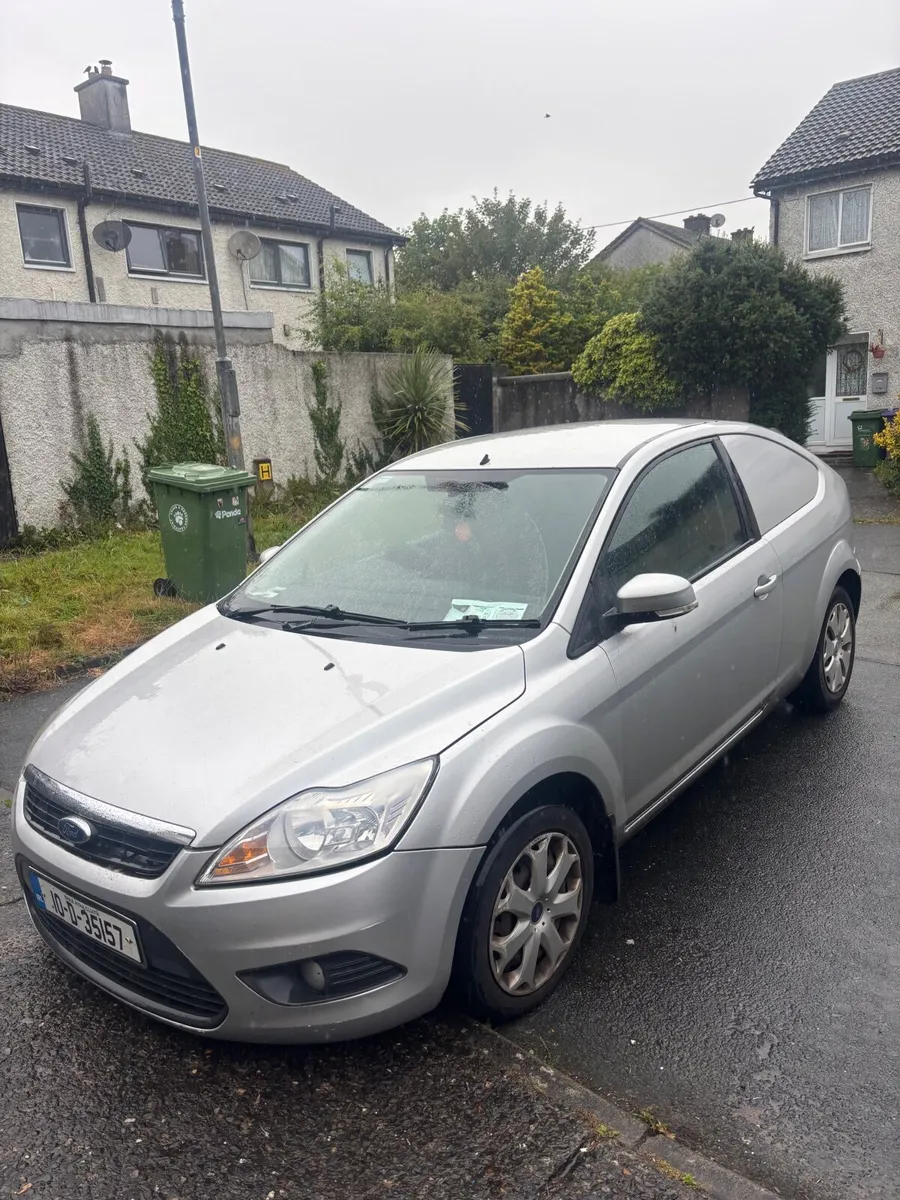 2010 Ford Focus van - Image 2