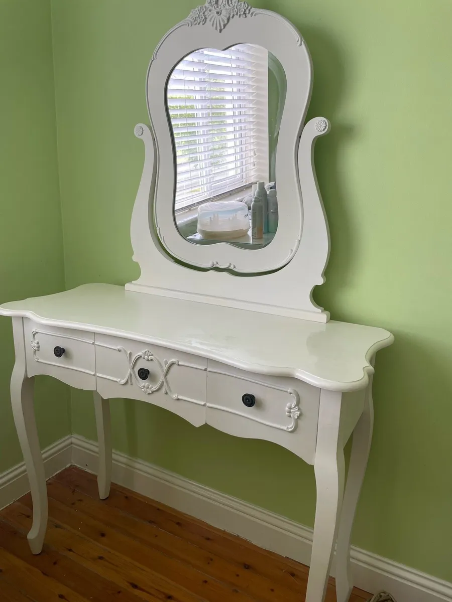 Dressing Table - Image 1