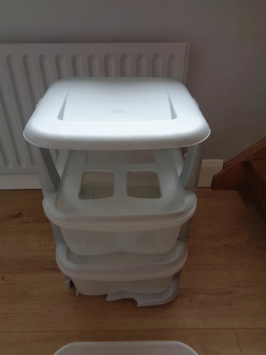 3 Compartment Storage Unit for Sale - Image 4