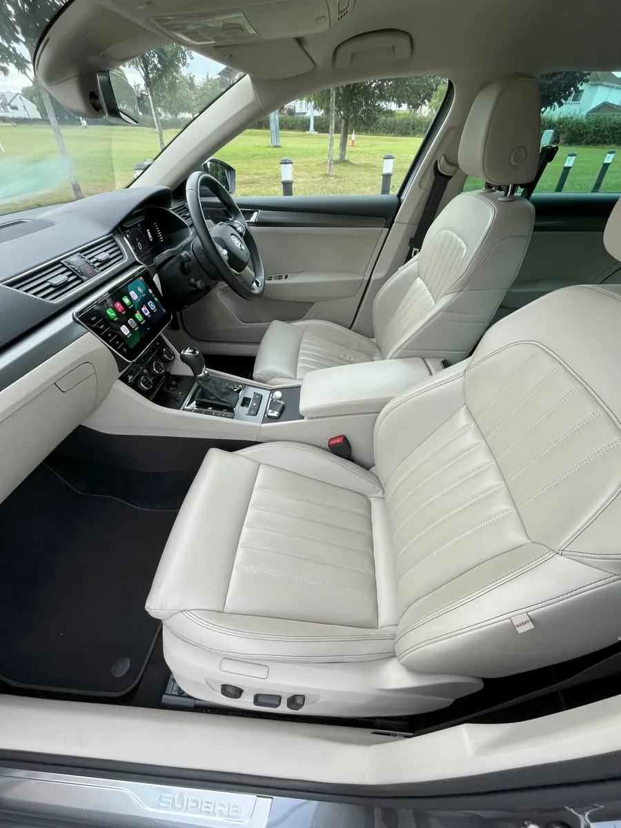 2022 Superb C STY 2.0tdi 150HP DSG 5DR AUT Grey - Image 4