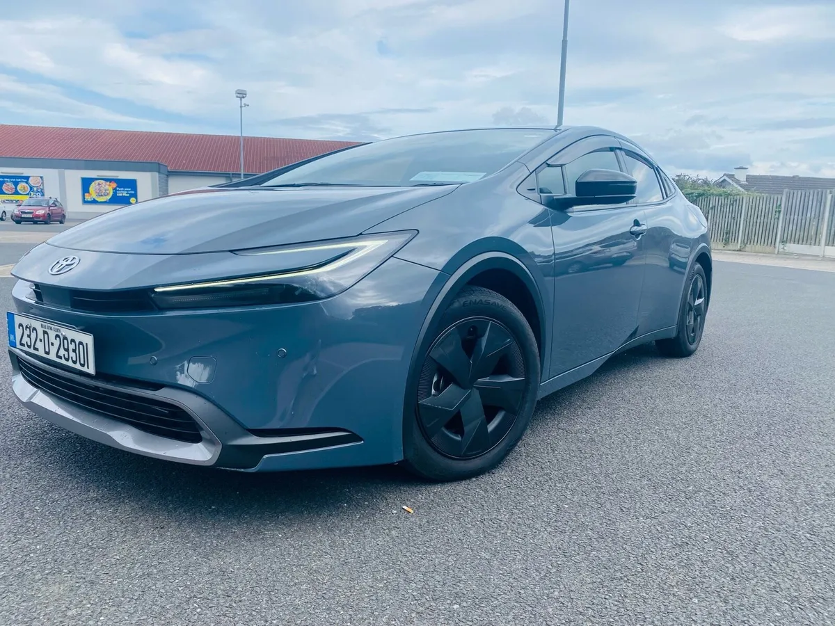 Toyota Prius 2023/12 - Image 2