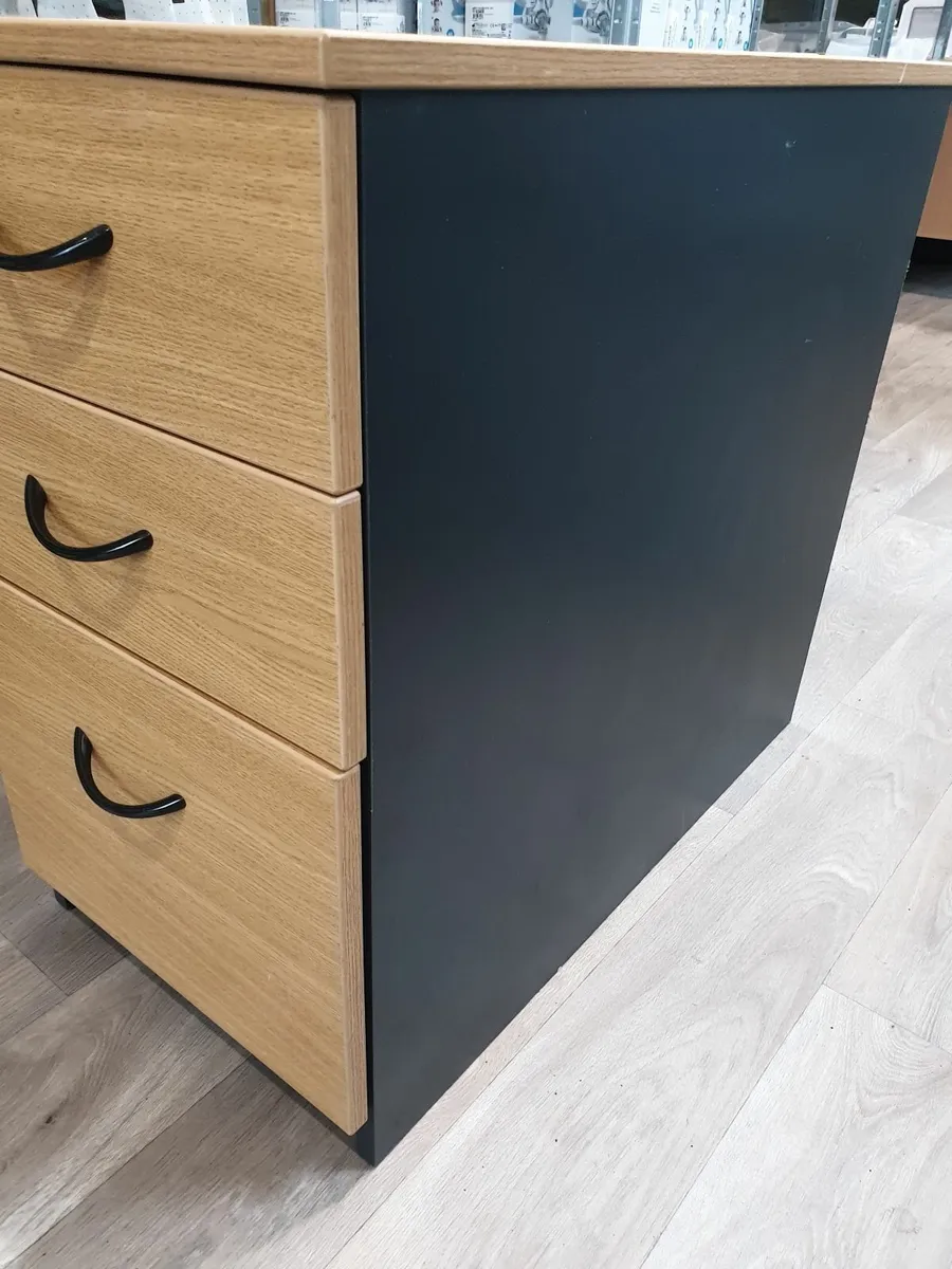Three drawer office unit - Image 2