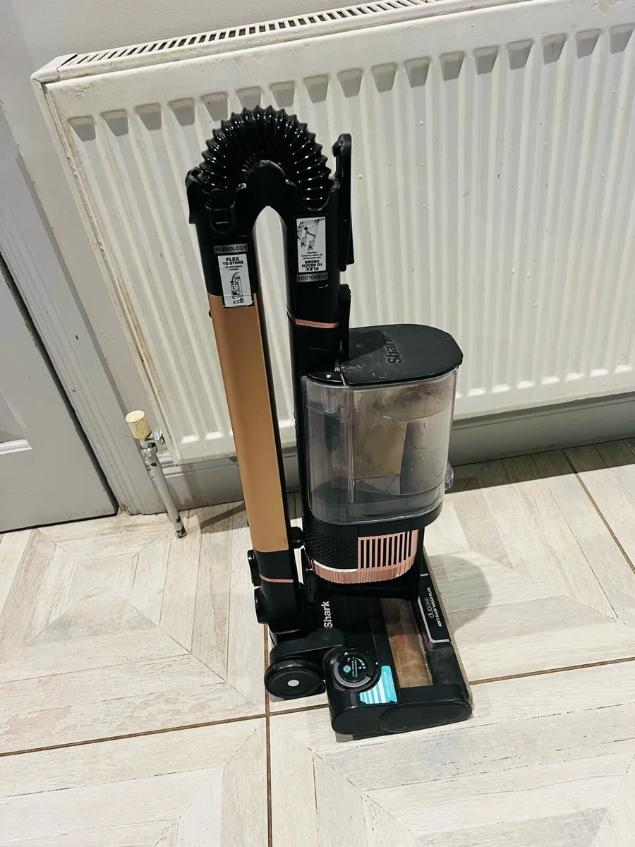 Shark IZ400UK Cordless Vacuum Cleaner - Image 2