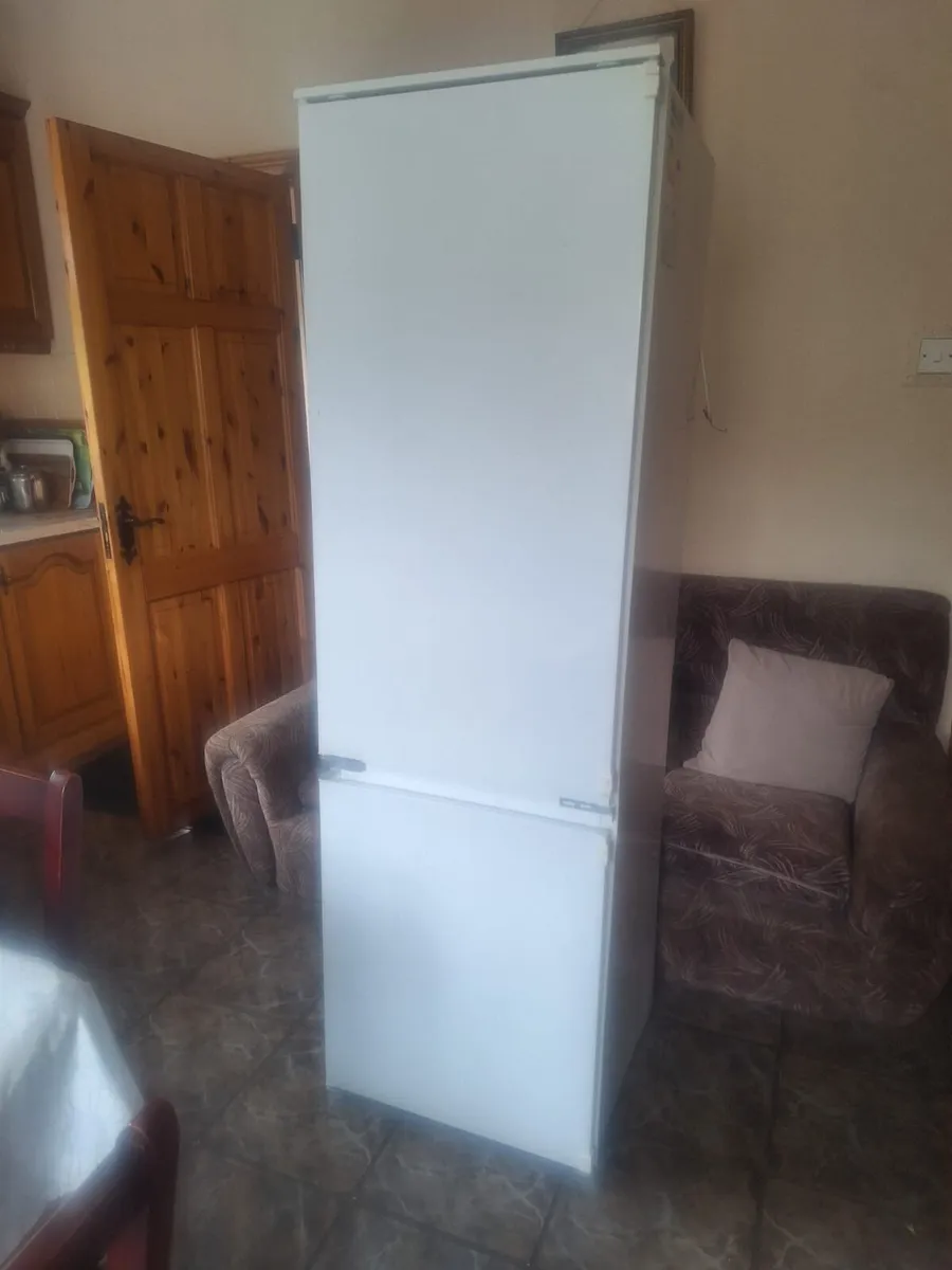 Zanussi fridge freezer - Image 4