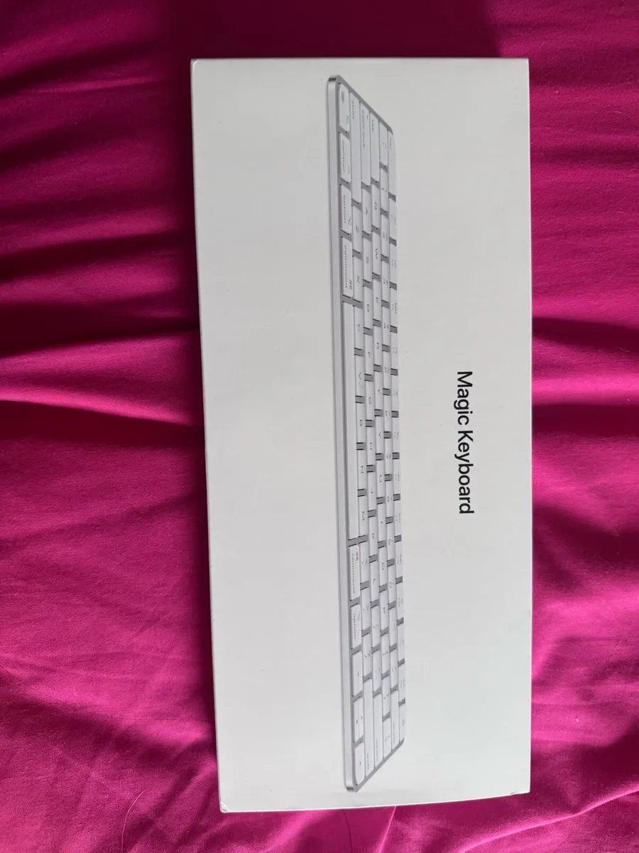 Apple Magic Keyboard - Image 1