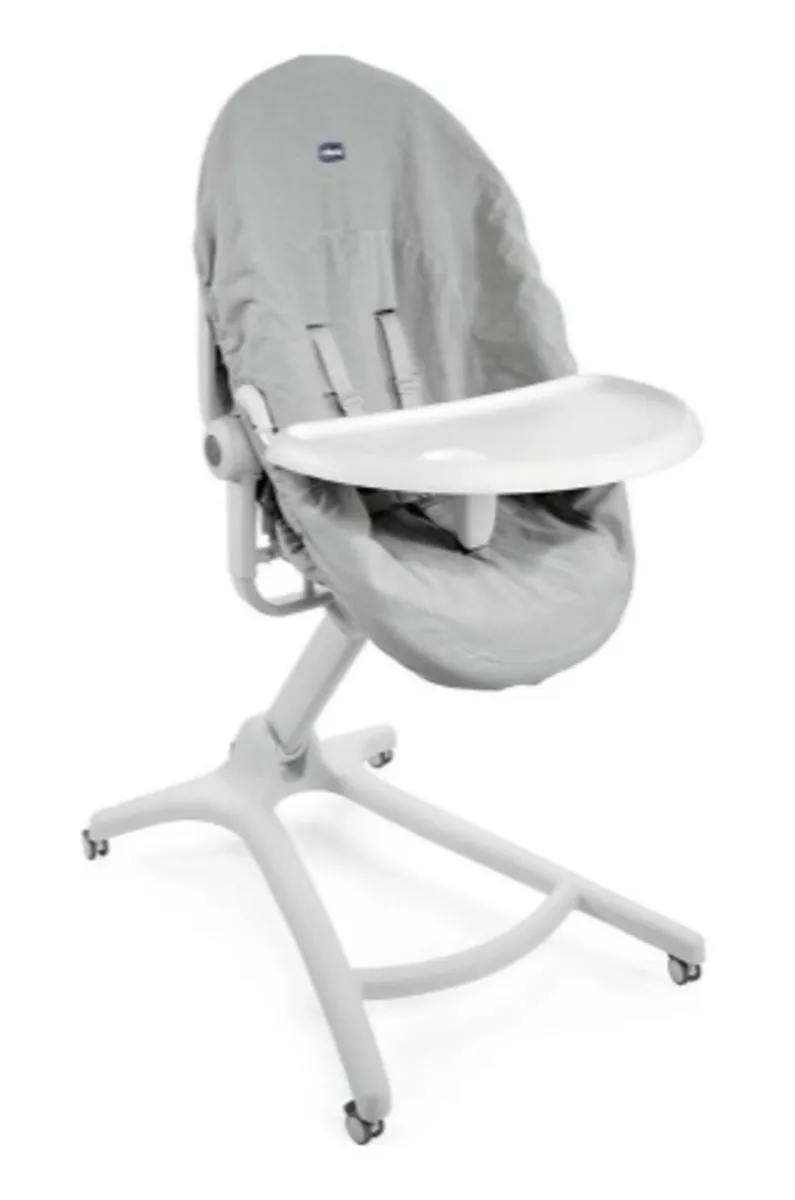 Chicco hug 4 in 1 crib highchair - Image 2