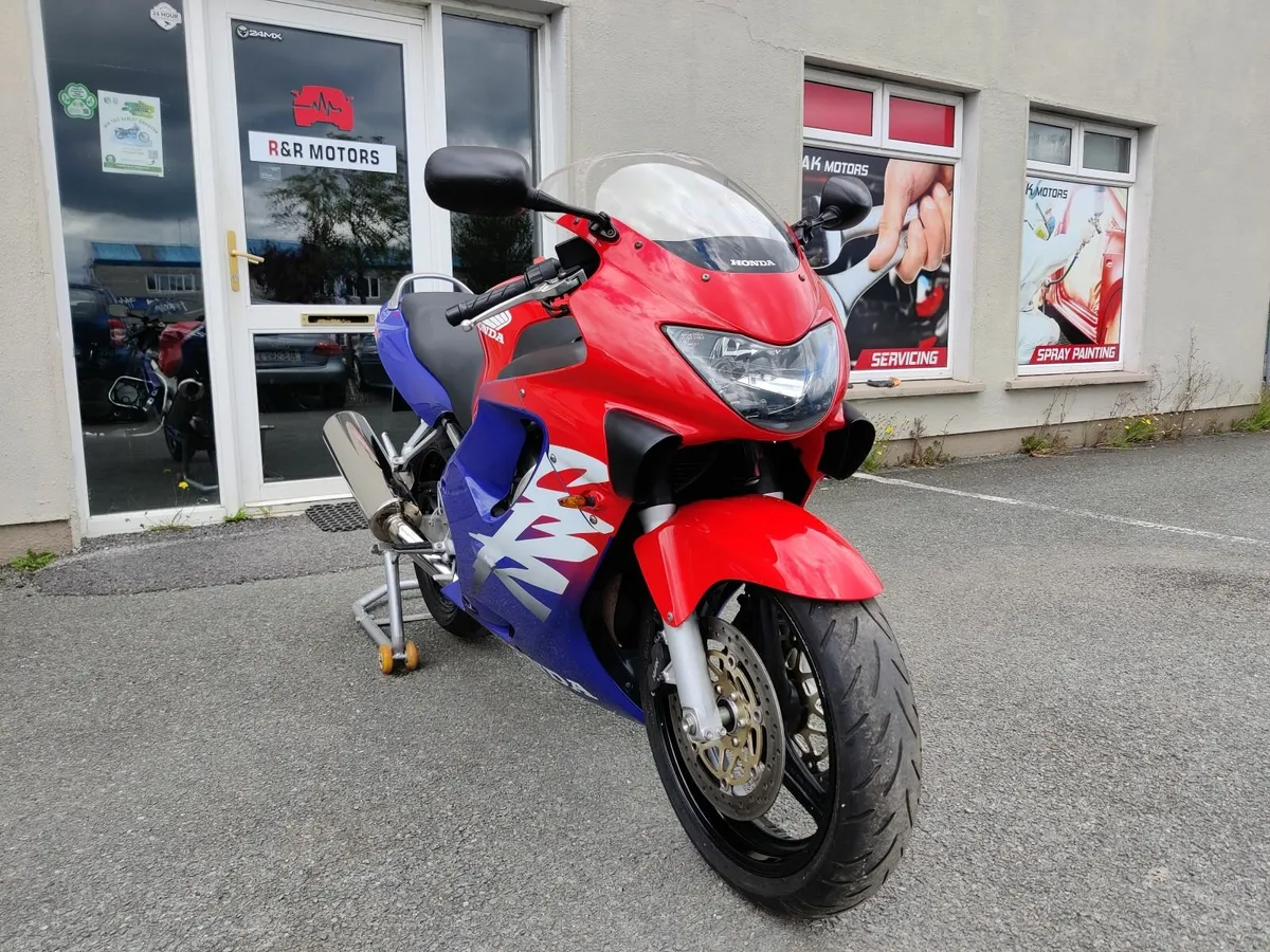 HONDA CBR 600 F4 Low Kilometers  Perfect Cond. - Image 3