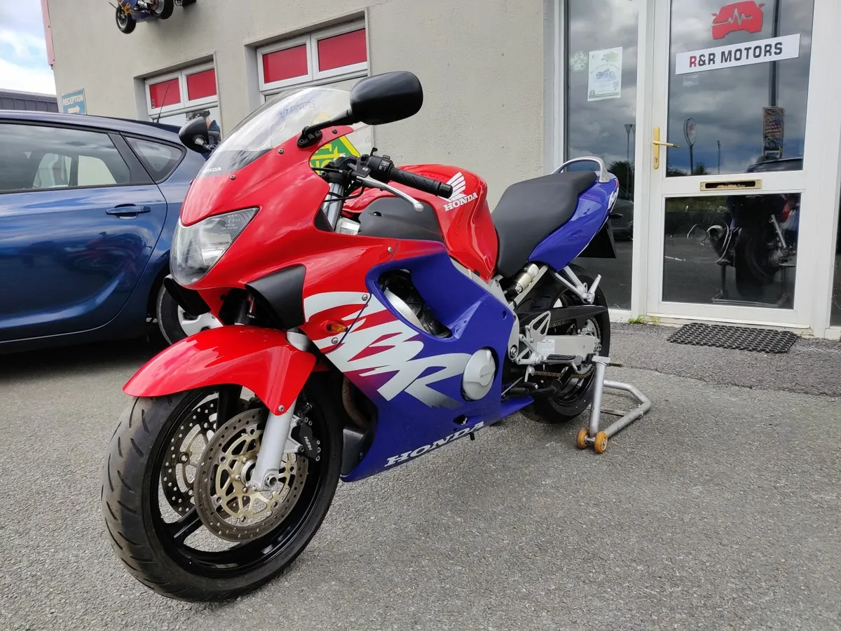 HONDA CBR 600 F4 Low Kilometers  Perfect Cond. - Image 4